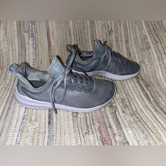 Nike Renew Rival Grey‎ Running Shoes Women’s Size 8 - Picture 2 of 10